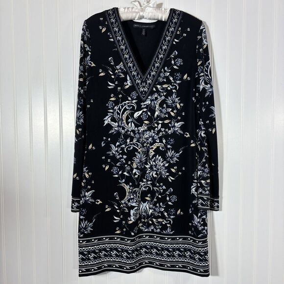 White House Black Market Dresses & Skirts - White House Black Market Floral Dress Size M Petite Embroidered Stretch Classic